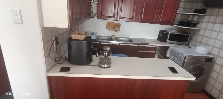 6 Bedroom Property for Sale in Uvongo KwaZulu-Natal
