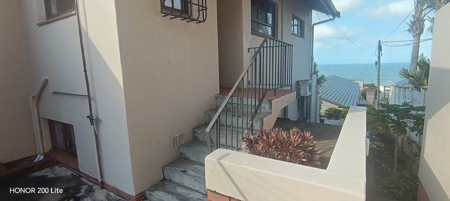6 Bedroom Property for Sale in Uvongo KwaZulu-Natal