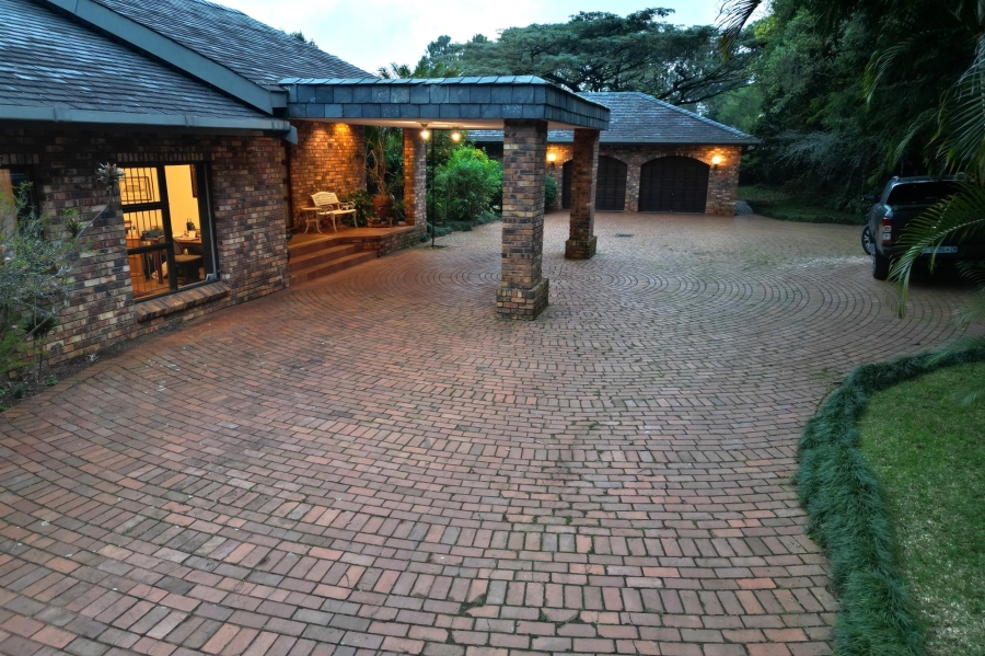 4 Bedroom Property for Sale in Winston Park KwaZulu-Natal
