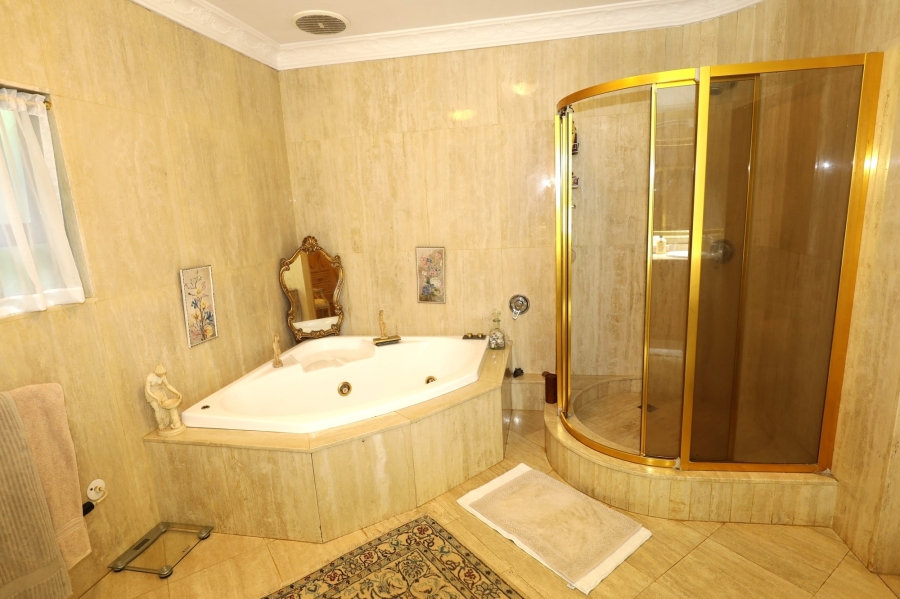 4 Bedroom Property for Sale in Winston Park KwaZulu-Natal