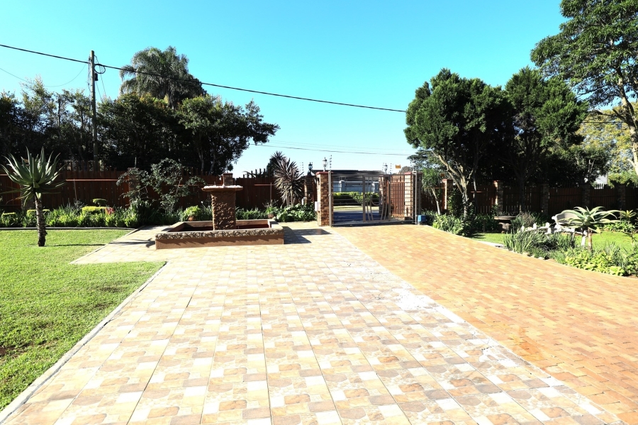 4 Bedroom Property for Sale in Hillcrest Park KwaZulu-Natal