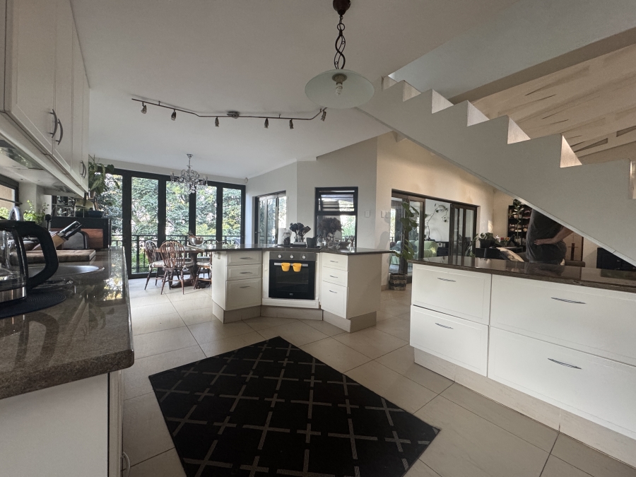 3 Bedroom Property for Sale in Kloof KwaZulu-Natal