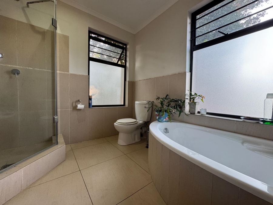3 Bedroom Property for Sale in Kloof KwaZulu-Natal