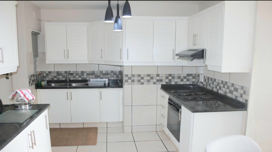 2 Bedroom Property for Sale in Amanzimtoti KwaZulu-Natal