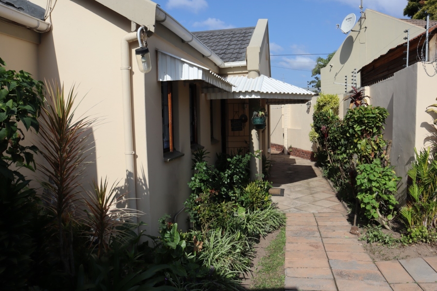 2 Bedroom Property for Sale in Manors KwaZulu-Natal