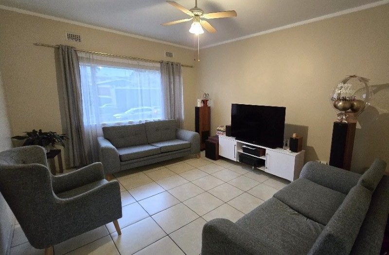 1 Bedroom Property for Sale in Pinetown KwaZulu-Natal