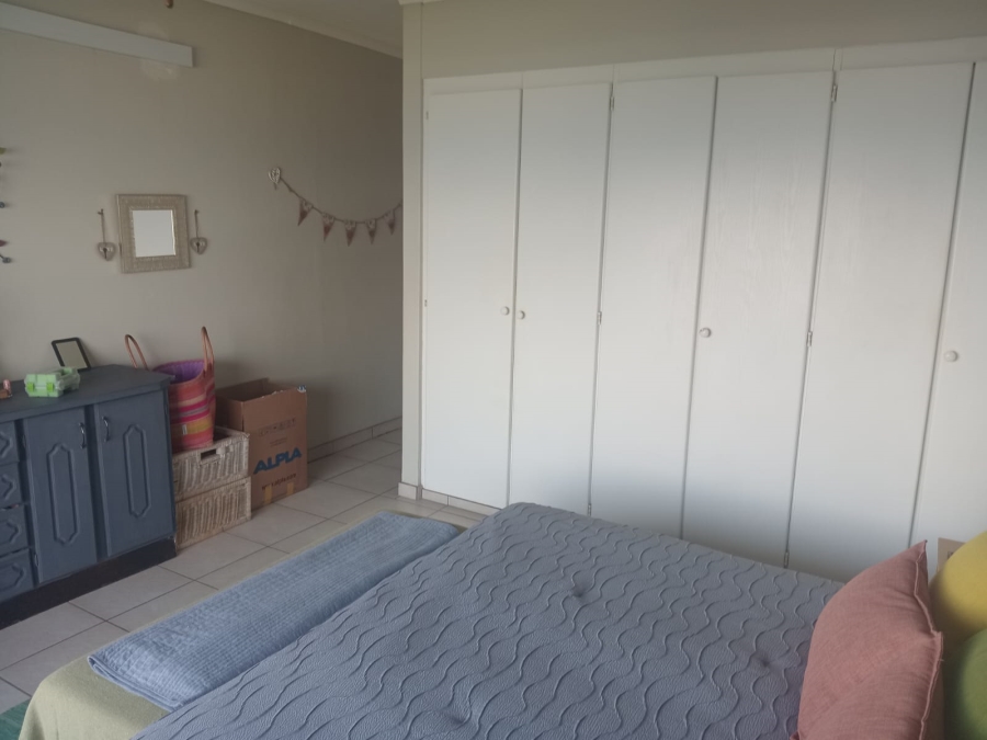 To Let 3 Bedroom Property for Rent in Amanzimtoti KwaZulu-Natal