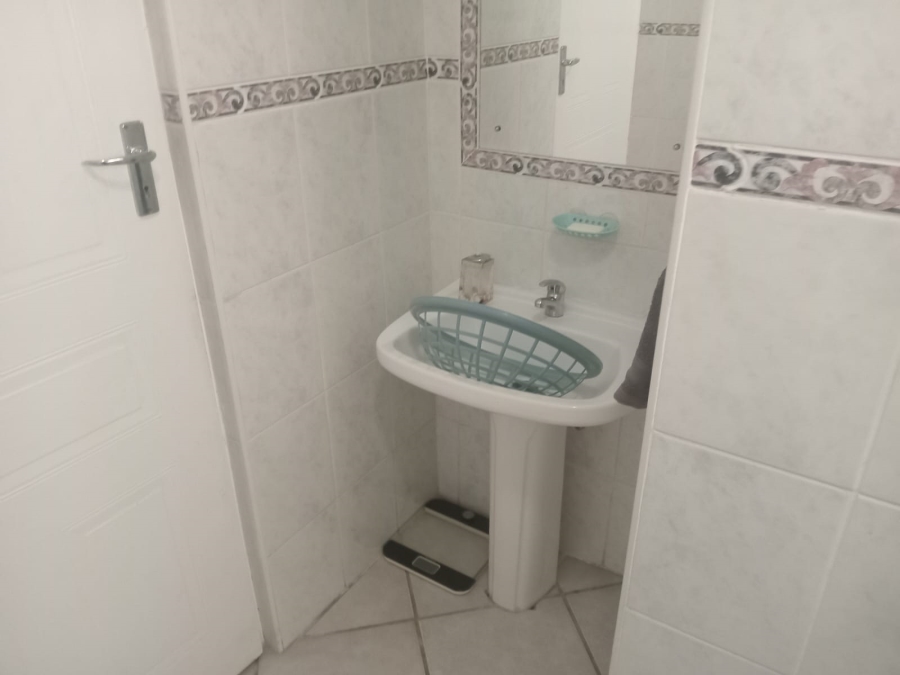 To Let 3 Bedroom Property for Rent in Amanzimtoti KwaZulu-Natal