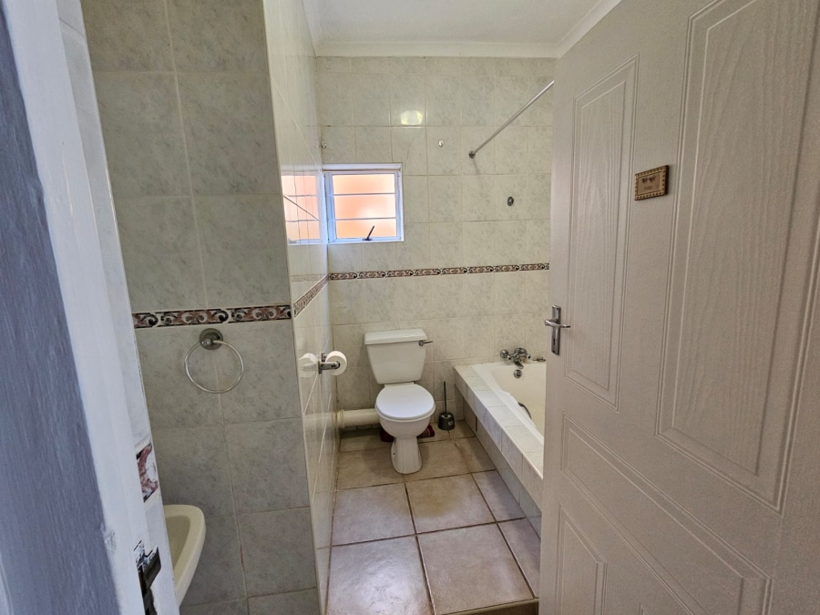 To Let 3 Bedroom Property for Rent in Amanzimtoti KwaZulu-Natal