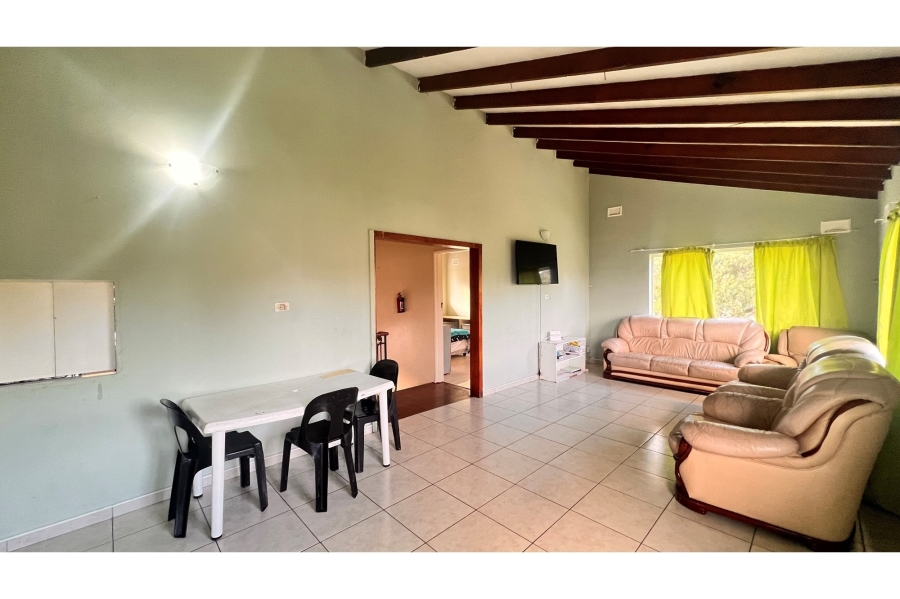 7 Bedroom Property for Sale in Glenmore KwaZulu-Natal