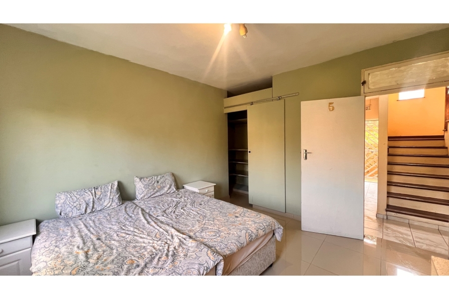 7 Bedroom Property for Sale in Glenmore KwaZulu-Natal