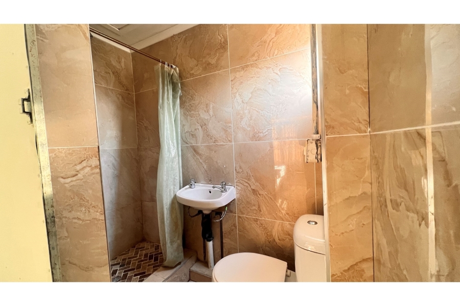 7 Bedroom Property for Sale in Glenmore KwaZulu-Natal