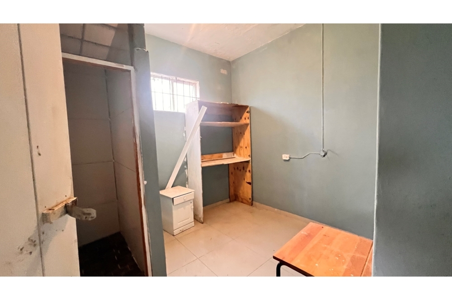 7 Bedroom Property for Sale in Glenmore KwaZulu-Natal