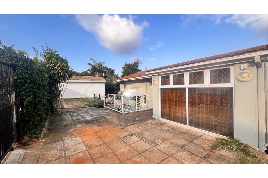 7 Bedroom Property for Sale in Glenmore KwaZulu-Natal