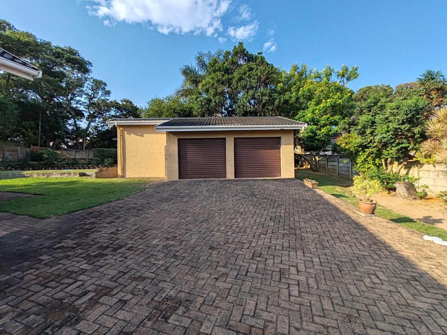 3 Bedroom Property for Sale in Uvongo KwaZulu-Natal