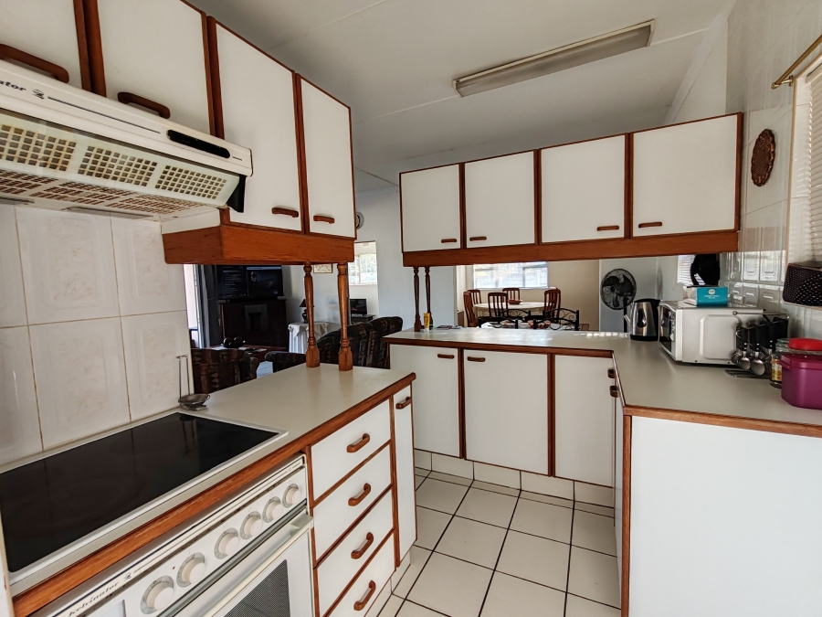 3 Bedroom Property for Sale in Uvongo KwaZulu-Natal