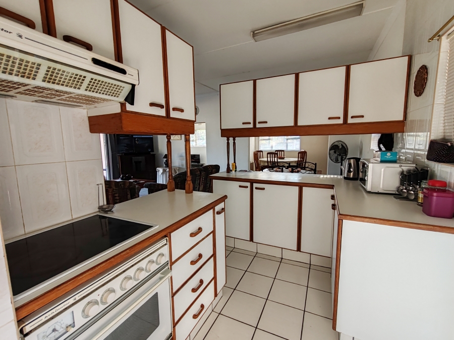 3 Bedroom Property for Sale in Uvongo KwaZulu-Natal