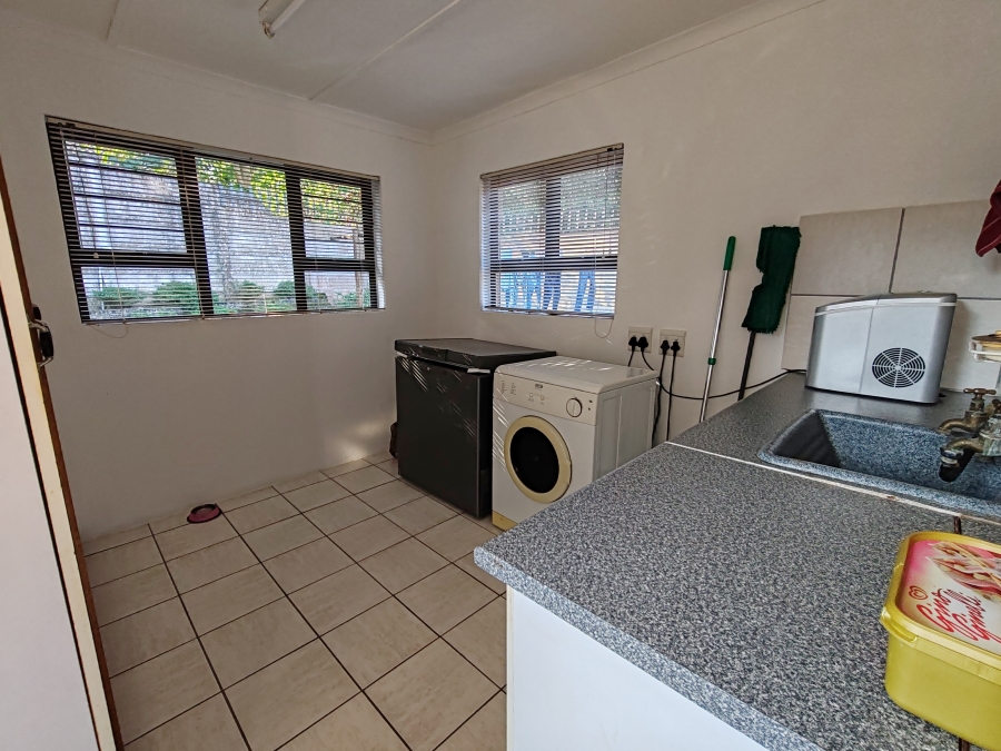 3 Bedroom Property for Sale in Uvongo KwaZulu-Natal