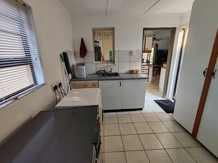 3 Bedroom Property for Sale in Uvongo KwaZulu-Natal