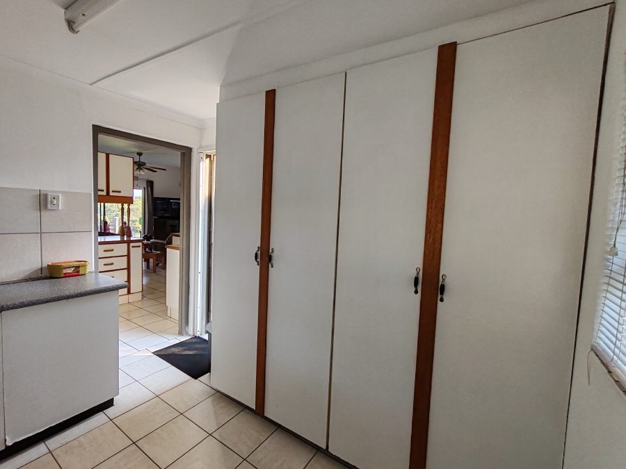 3 Bedroom Property for Sale in Uvongo KwaZulu-Natal