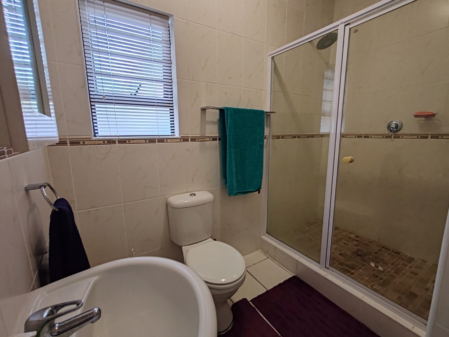 3 Bedroom Property for Sale in Uvongo KwaZulu-Natal