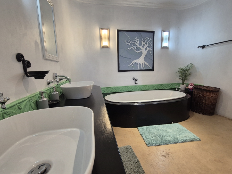 4 Bedroom Property for Sale in Ballito Central KwaZulu-Natal