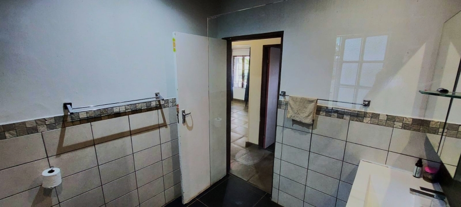 3 Bedroom Property for Sale in Uvongo KwaZulu-Natal
