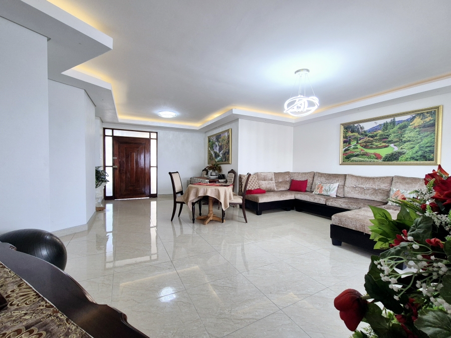 2 Bedroom Property for Sale in Umhlanga KwaZulu-Natal