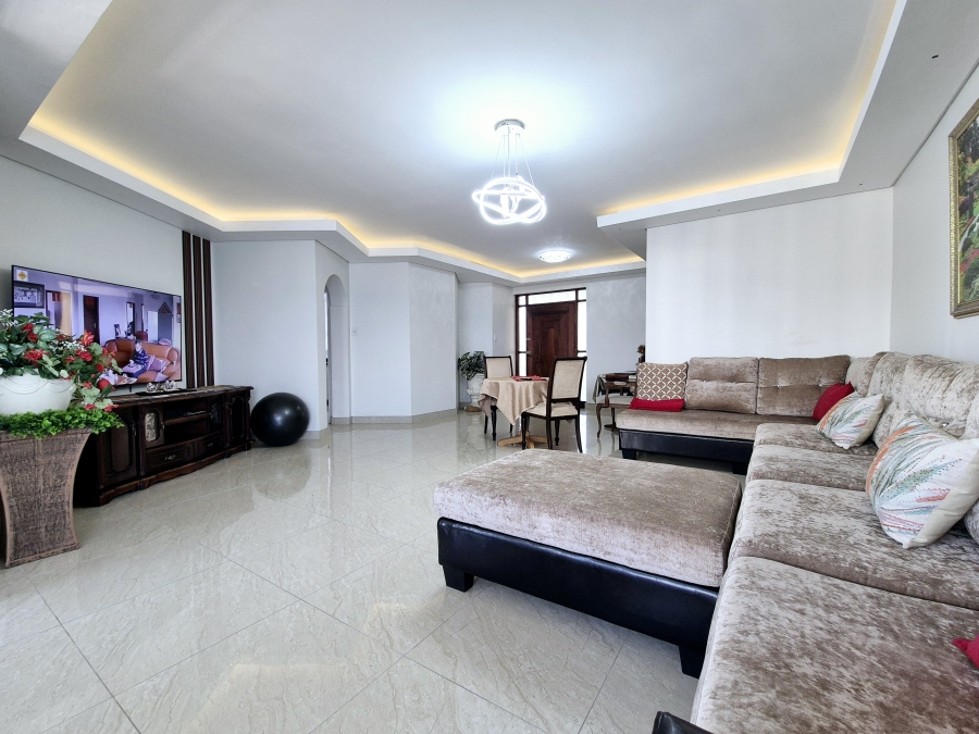 2 Bedroom Property for Sale in Umhlanga KwaZulu-Natal