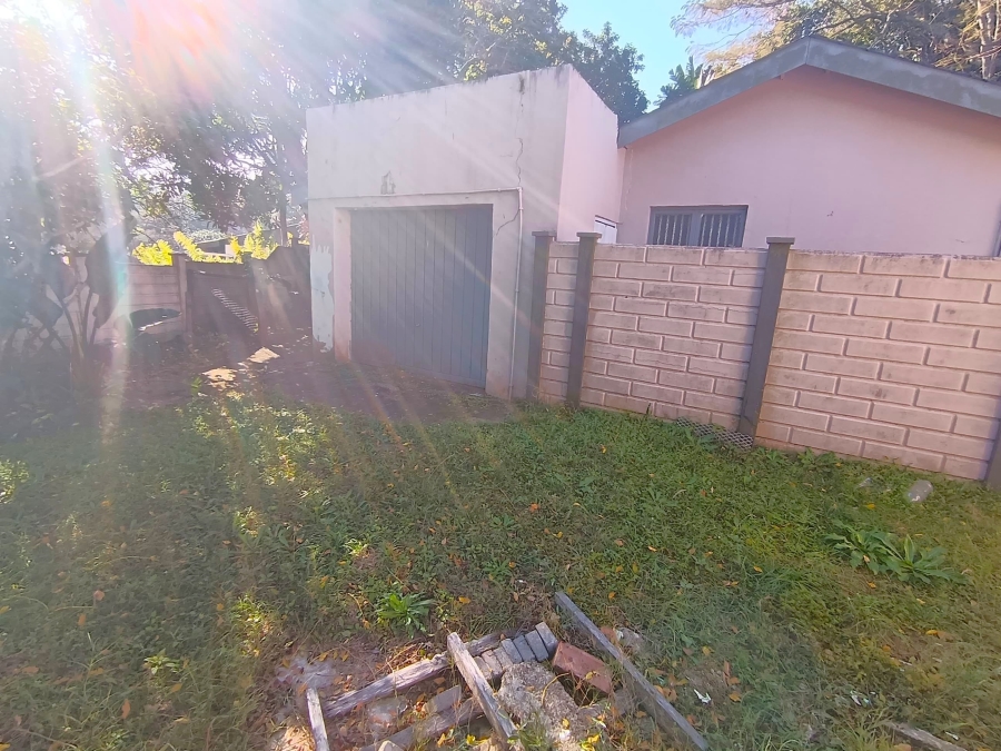 To Let 2 Bedroom Property for Rent in Uvongo KwaZulu-Natal