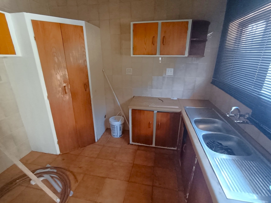 To Let 2 Bedroom Property for Rent in Uvongo KwaZulu-Natal