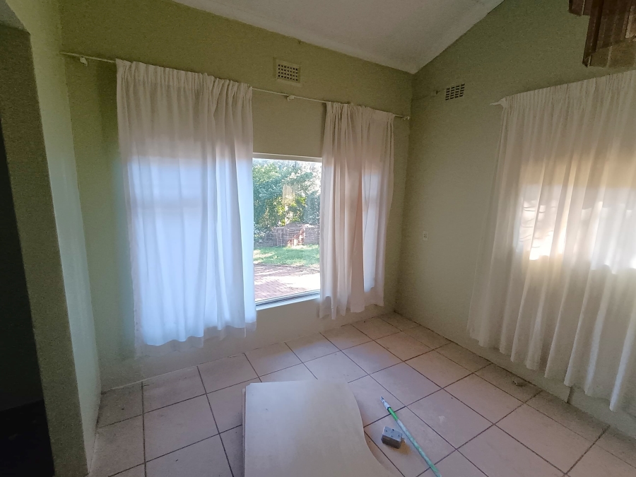 To Let 2 Bedroom Property for Rent in Uvongo KwaZulu-Natal