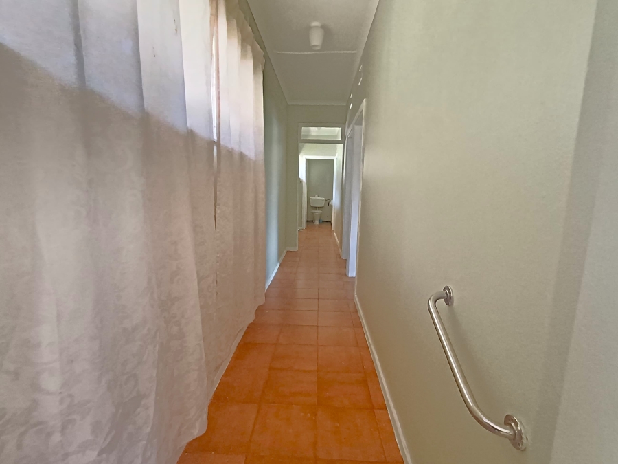 To Let 2 Bedroom Property for Rent in Uvongo KwaZulu-Natal