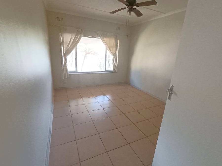 To Let 2 Bedroom Property for Rent in Uvongo KwaZulu-Natal