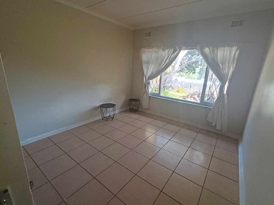 To Let 2 Bedroom Property for Rent in Uvongo KwaZulu-Natal