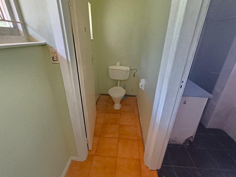 To Let 2 Bedroom Property for Rent in Uvongo KwaZulu-Natal