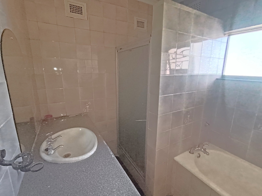 To Let 2 Bedroom Property for Rent in Uvongo KwaZulu-Natal