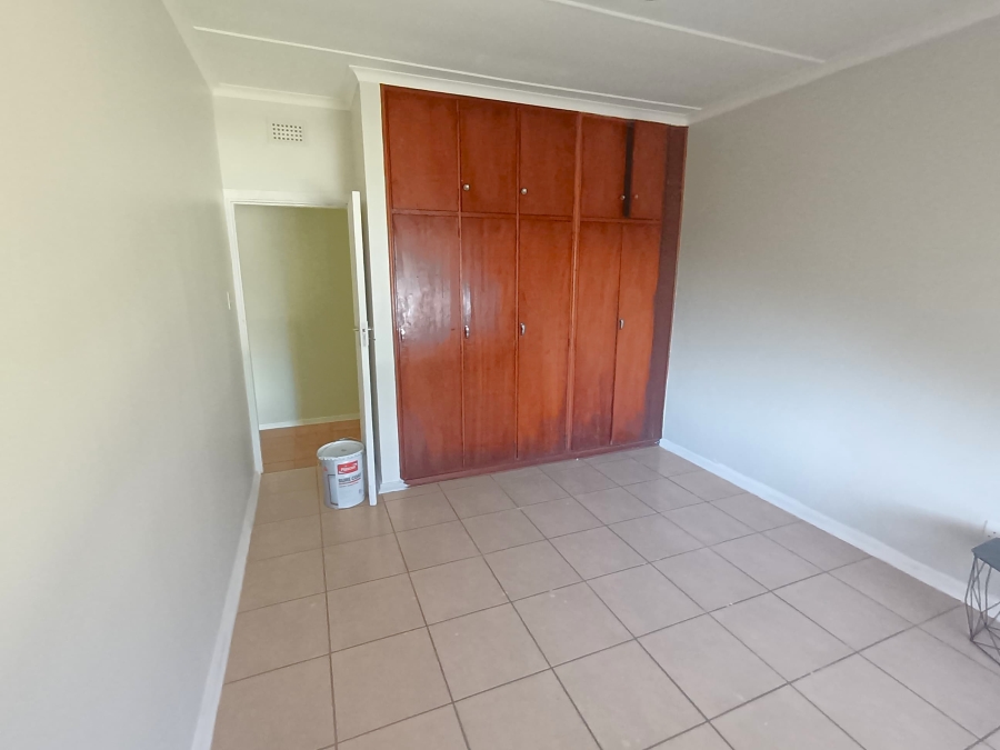 To Let 2 Bedroom Property for Rent in Uvongo KwaZulu-Natal