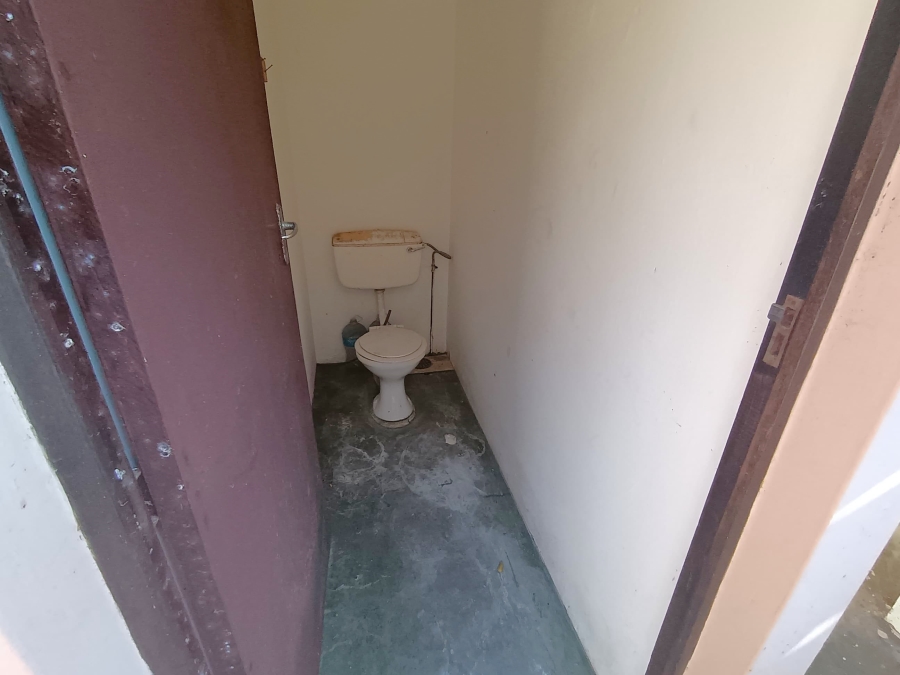 To Let 2 Bedroom Property for Rent in Uvongo KwaZulu-Natal