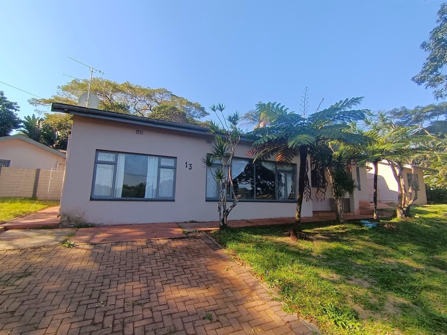 To Let 2 Bedroom Property for Rent in Uvongo KwaZulu-Natal