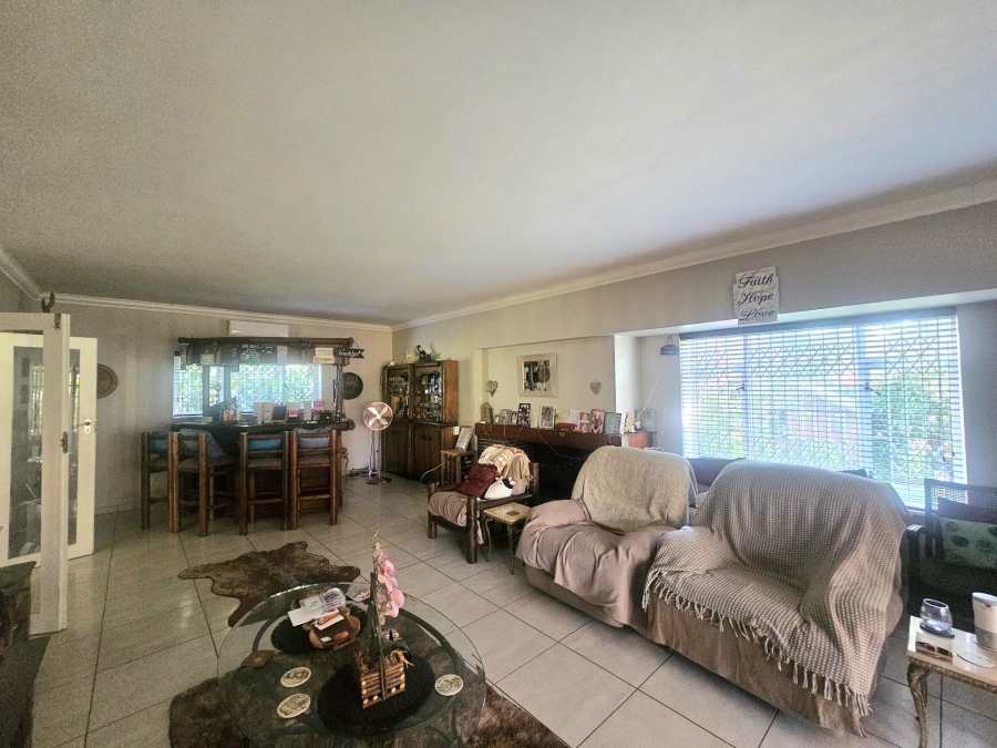 To Let 4 Bedroom Property for Rent in Yellowwood Park KwaZulu-Natal