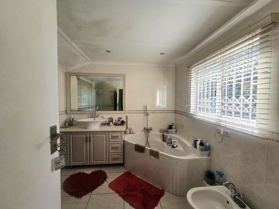To Let 4 Bedroom Property for Rent in Yellowwood Park KwaZulu-Natal
