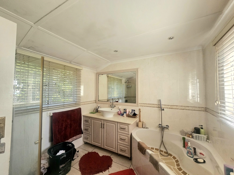 To Let 4 Bedroom Property for Rent in Yellowwood Park KwaZulu-Natal