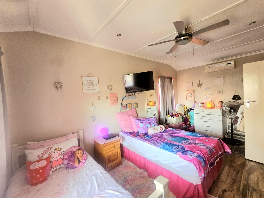 To Let 4 Bedroom Property for Rent in Yellowwood Park KwaZulu-Natal