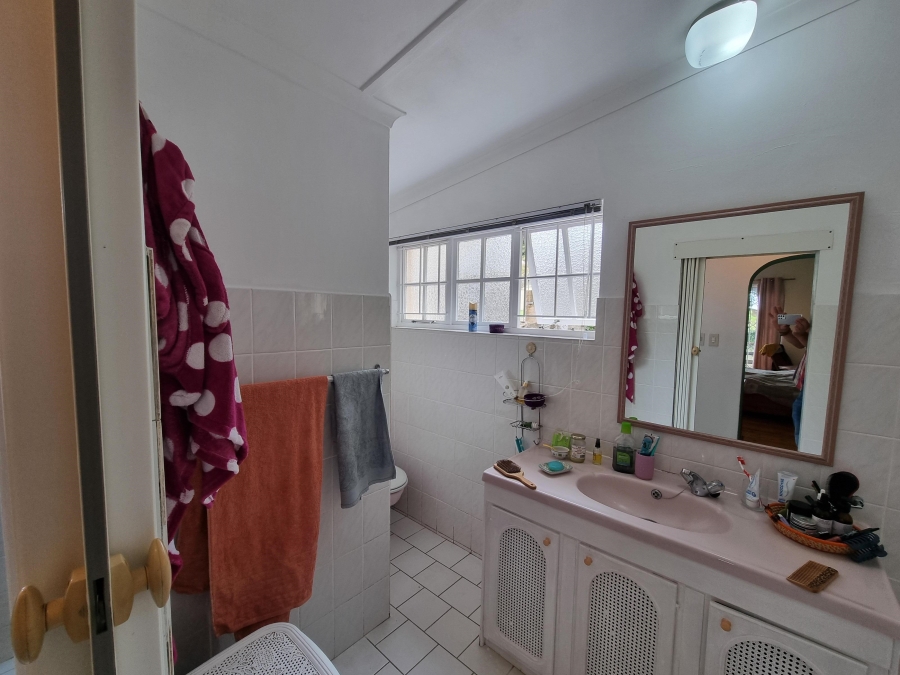 3 Bedroom Property for Sale in Uvongo KwaZulu-Natal