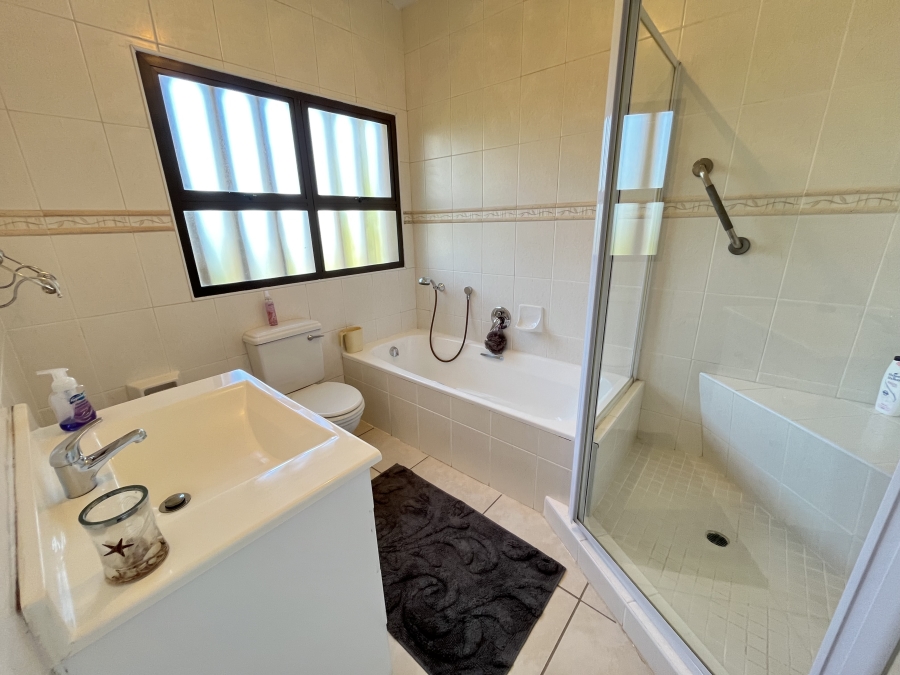 3 Bedroom Property for Sale in Lawrence Rocks KwaZulu-Natal