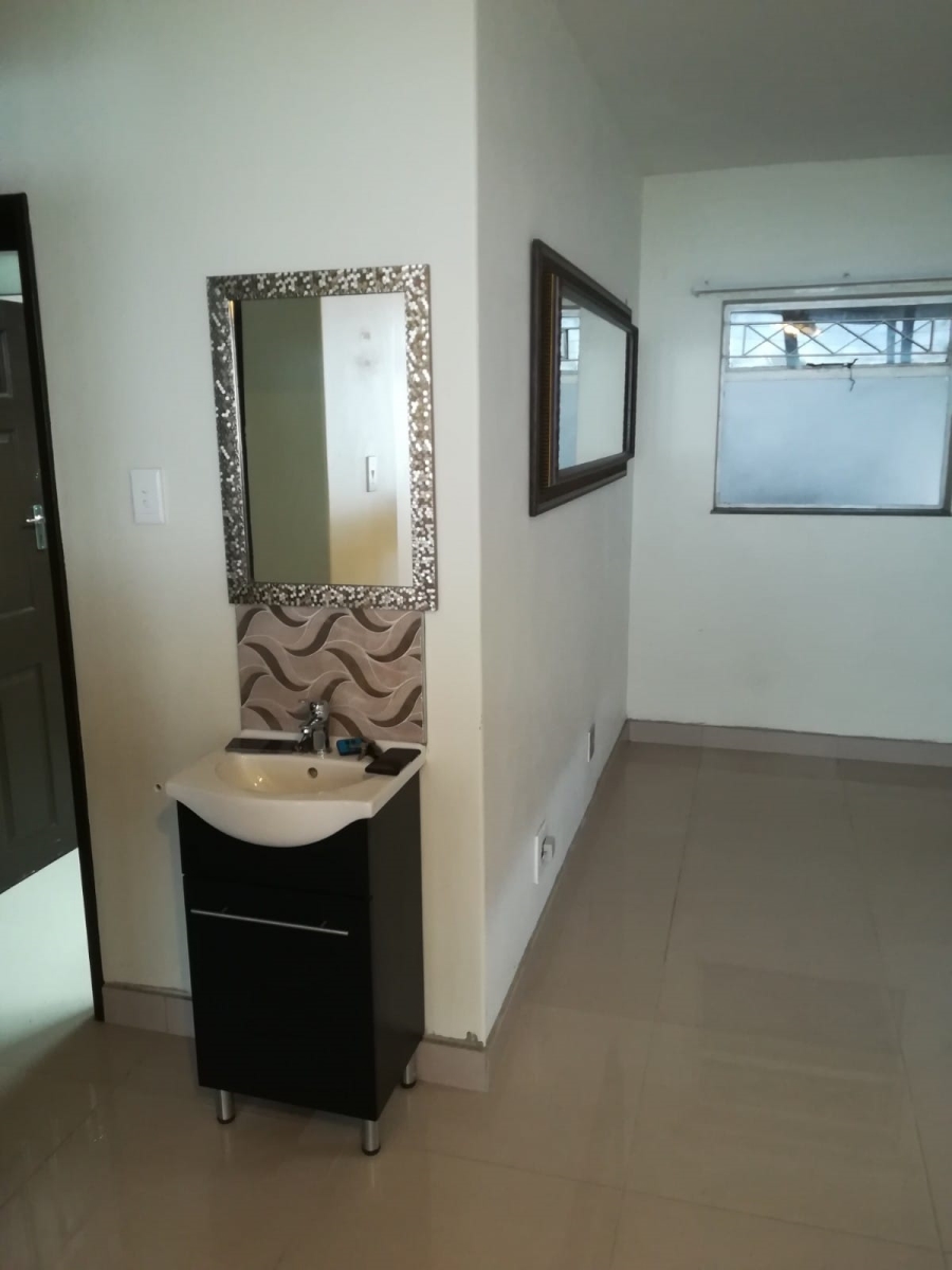 To Let 2 Bedroom Property for Rent in Morningside KwaZulu-Natal