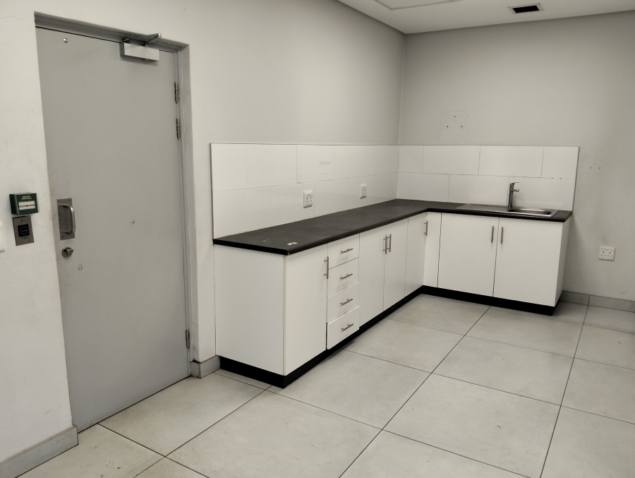 To Let commercial Property for Rent in Cliffdale KwaZulu-Natal