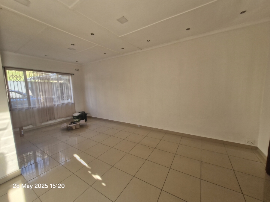 3 Bedroom Property for Sale in Mount Vernon KwaZulu-Natal