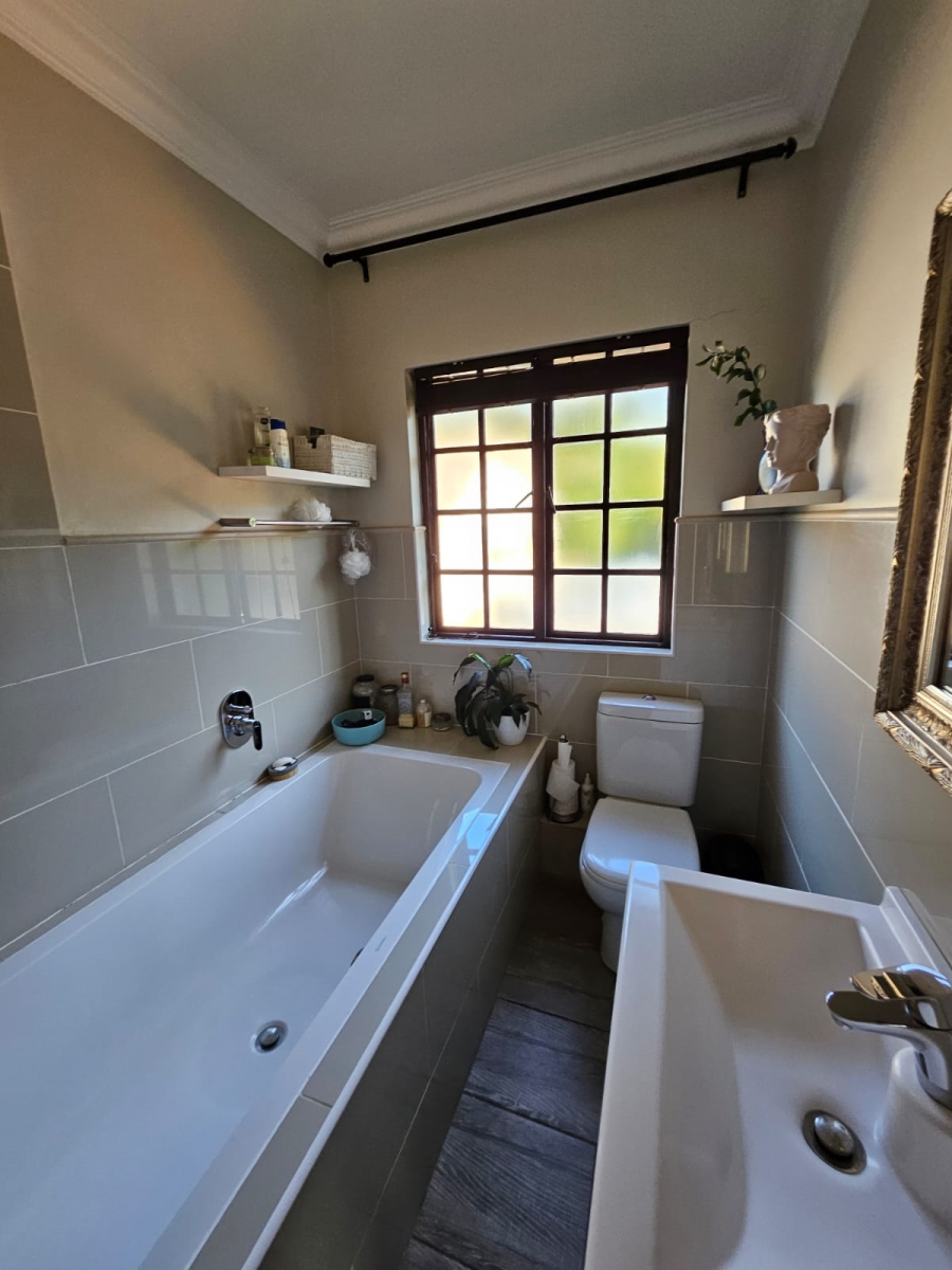 3 Bedroom Property for Sale in Clifton Hill Estate KwaZulu-Natal
